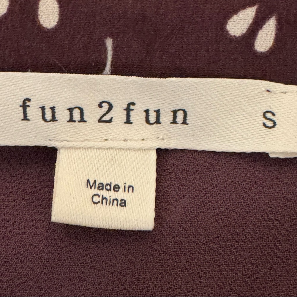 fun2fun purple white short sleeve V-neck blouse shirt top size small S
b40 - Picture 2 of 4